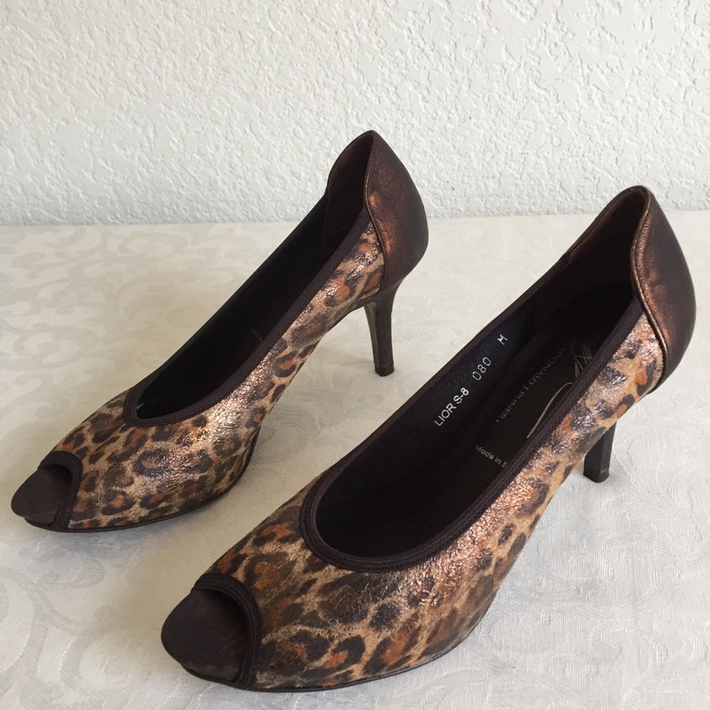 Donald J Pliner animal print peep toe heels